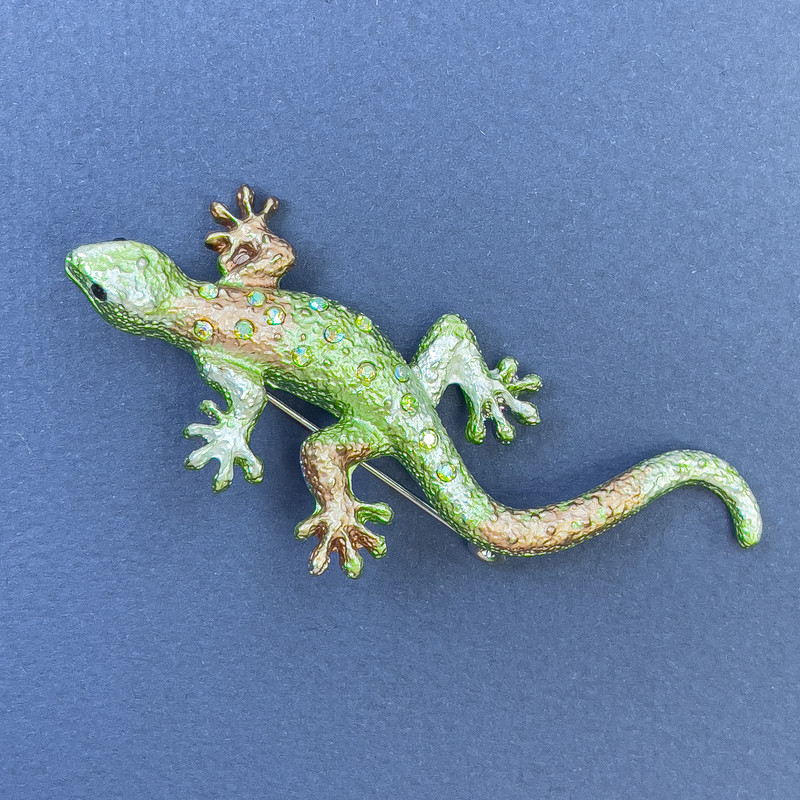 Lizard Brooch Light Green Iridescent Rhinestones, 29x74mm+
