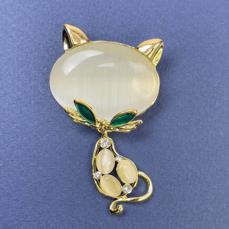Cat Brooch, White Cat's Eye, White Rhinestones, Gold-tone Metal, 34x58mm+