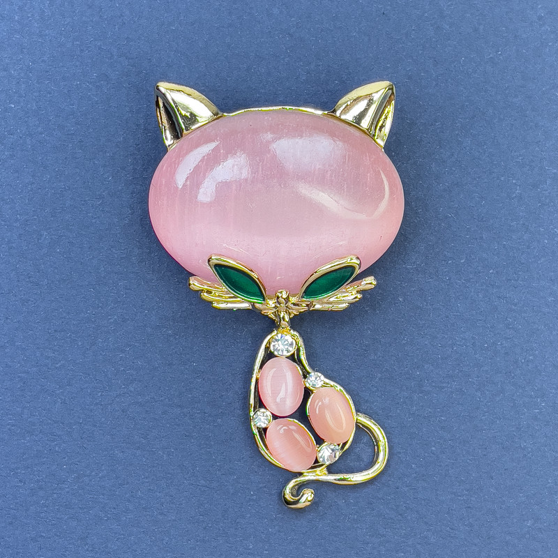 Cat Brooch, Pink Cat's Eye, White Rhinestones, Gold-tone Metal, 34x58mm+