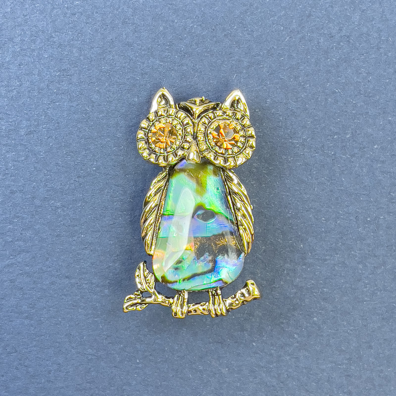 Owl Brooch Pendant, Abalone Shell, Yellow Rhinestones, Gold-Tone Metal, Diameter 18mm+/-, Length 31mm+