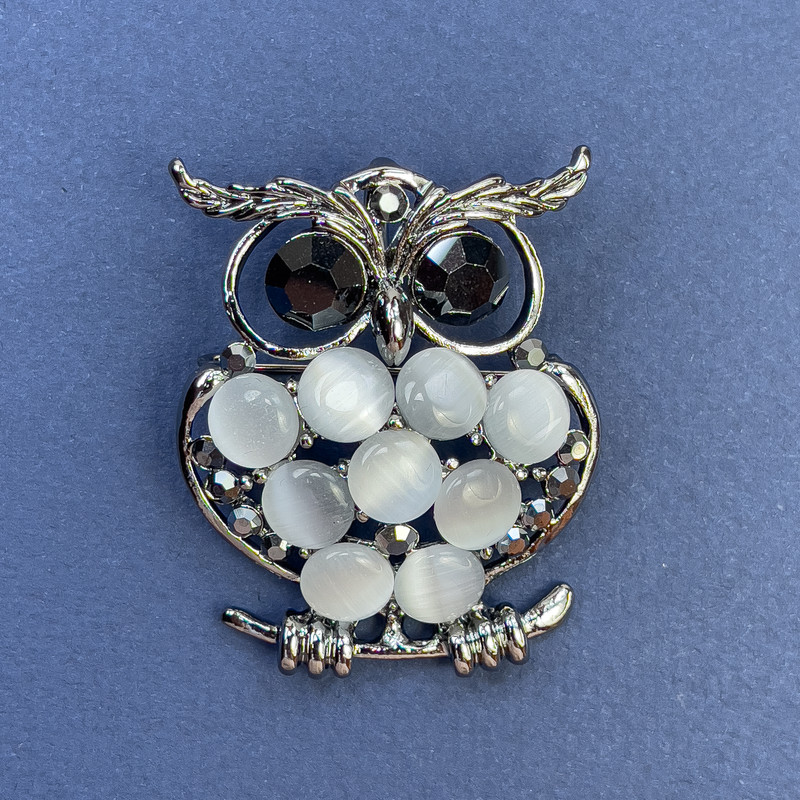 Owl Brooch Pendant, Grey Cat's Eye, Grey Crystals, Silver-Tone Metal, Diameter 36mm+-, Length 45mm+
