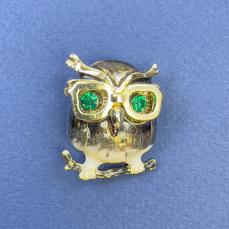Owl Brooch Pendant, Green Rhinestones, Bronze Enamel, Gold-Tone Metal, Diameter 23mm+/-, Length 32mm+