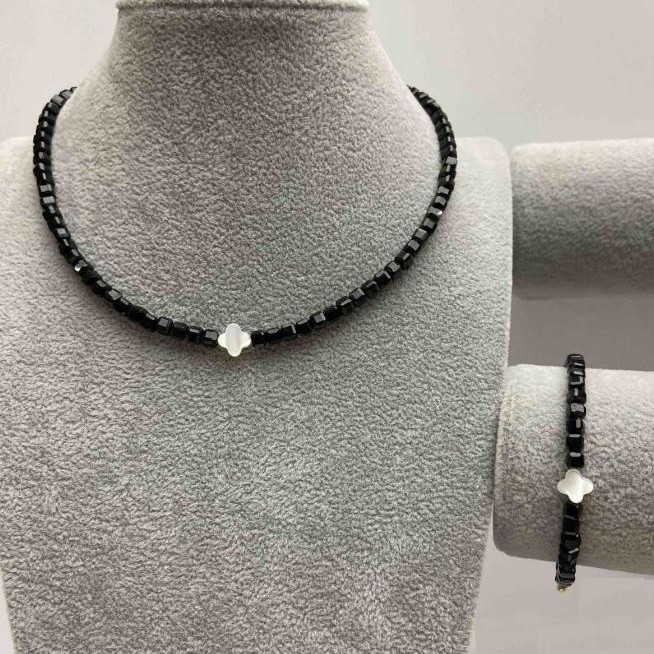 Tourmaline Choker and Bracelet Set, Faceted Cube, Diameter 4x4mm+-, Mother-of-Pearl Insert, Length 35-40cm+- with Clasp