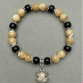 Beige Mother-of-Pearl & Agate Bracelet, smooth round beads, diameter 8.5mm, length 18cm+/- stretch