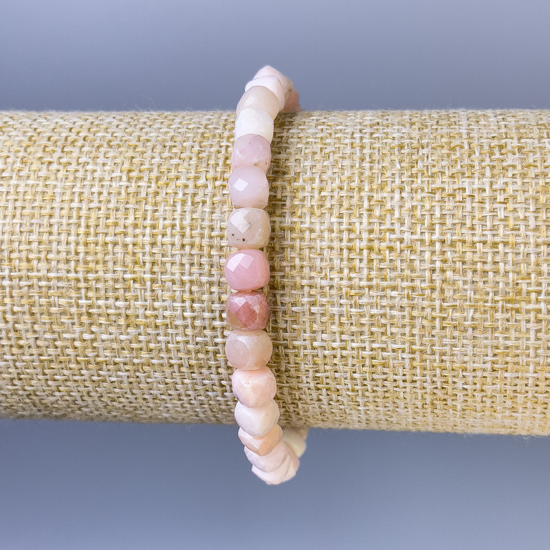 Opal Bracelet, Faceted Cube, Diameter 5mm+/-, Length 18cm+/- Stretch