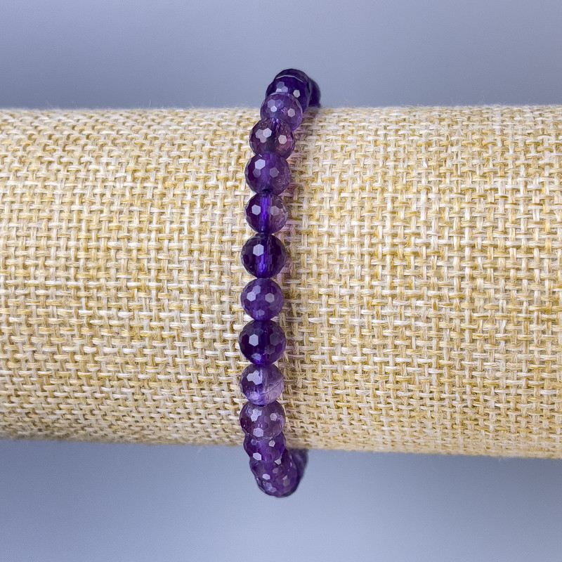Amethyst Bracelet, faceted round bead, diameter 6mm+/-, length 18cm+/- stretch