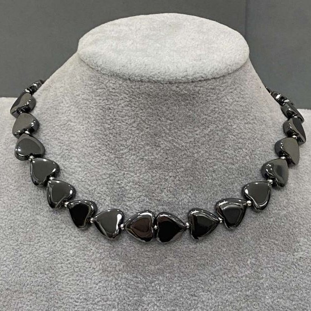 Hematite Heart Choker, diameter 12mm+- with metal inserts 3mm+- and Tolg clasp, length 38cm+- extension chain