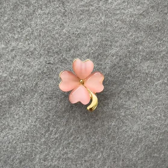 Clover Brooch, Pink Cat's Eye, Gold-Tone Metal 21x16mm+