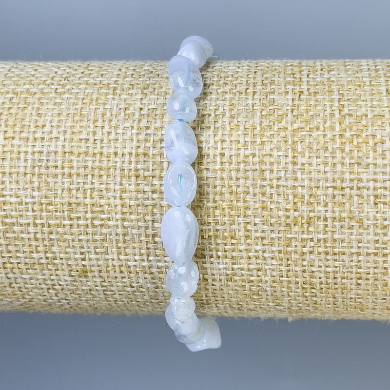 Chalcedony Baroque Bracelet, diameter 5-8x6mm+-, length 18cm+- stretch