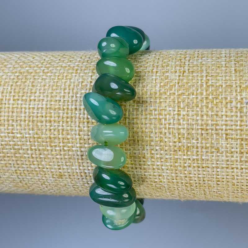 Green Agate Bracelet Tumbled, diameter 9-14x7-9mm+/-, length 18cm+/- stretch