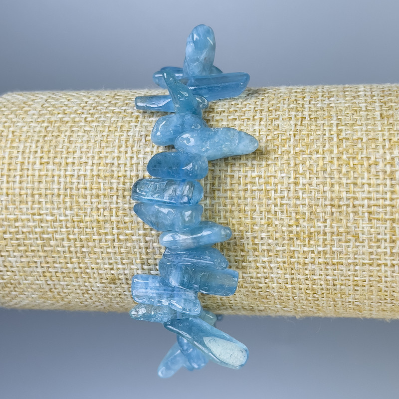 Aquamarine Chip Bracelet, diameter 10-18x5-7mm+-, length 18cm+- stretch