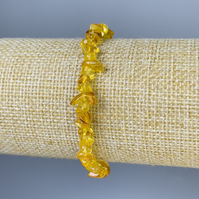 Amber Chip Bracelet, diameter 7x4mm+-, length 18cm+- stretch