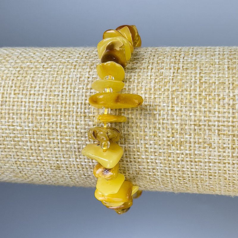 Amber Chip Bracelet, diameter 8-12x2-4mm+- with seed beads, length 18cm+- stretch