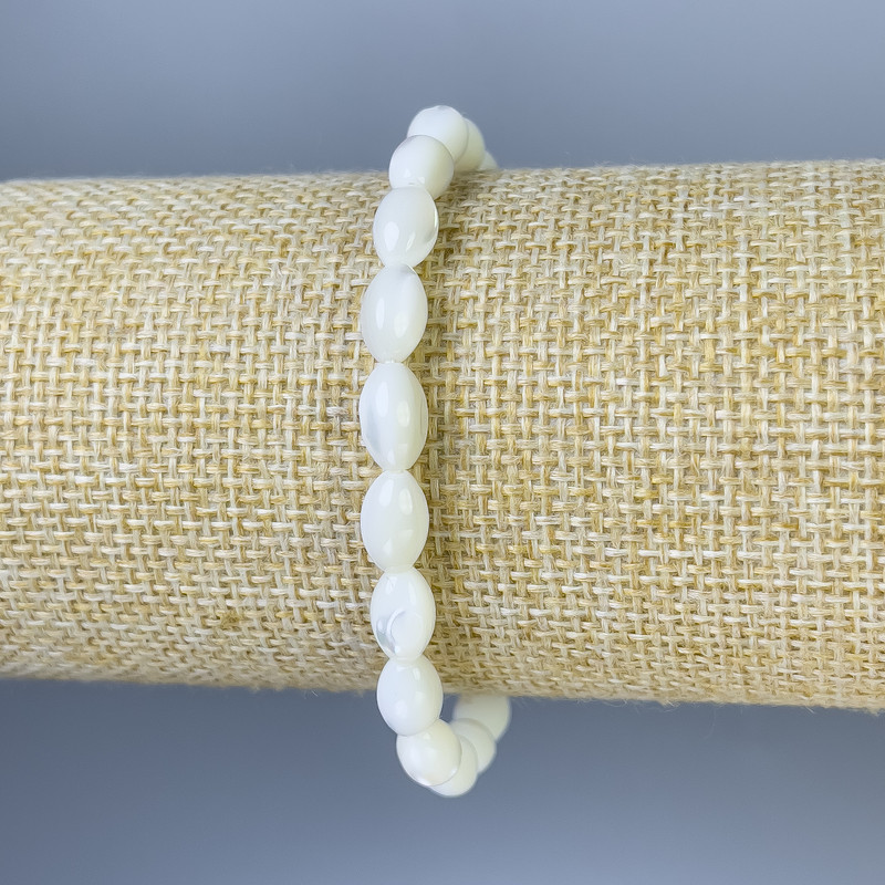 Mother of Pearl 'Grains' Bracelet, diameter 9x5mm+-, length 18cm+- stretch