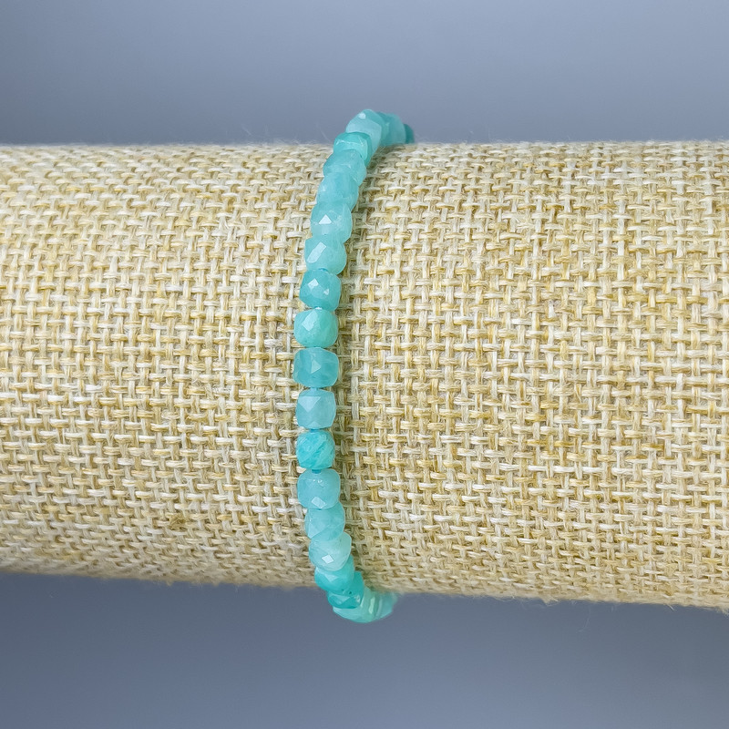 Amazonite Faceted Cube Bracelet, diameter 4mm+-, length 18cm+- stretch