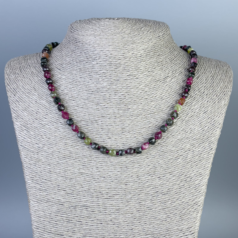 Necklace Tourmaline faceted cube 5x5mm+-, length 50cm+- with clasp