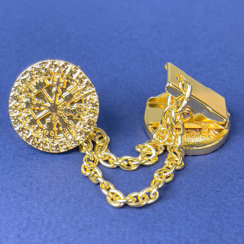 Cardigan Brooch Gold-Tone Metal, Diameter 20mm+/- Chain, Length 9cm+