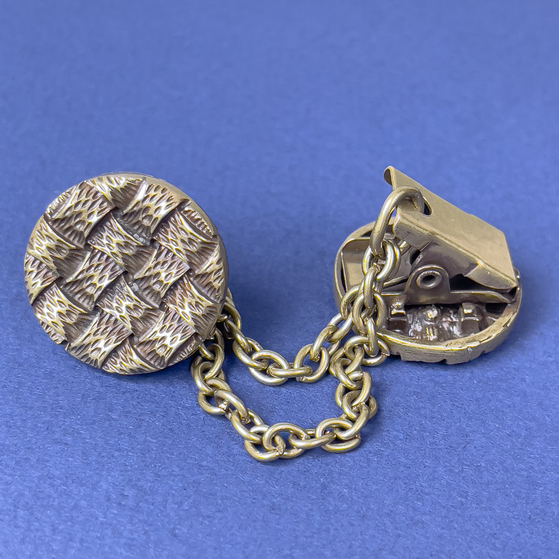 Cardigan Brooch Bronze-Tone Metal, diameter 20mm+- chain, length 9cm+