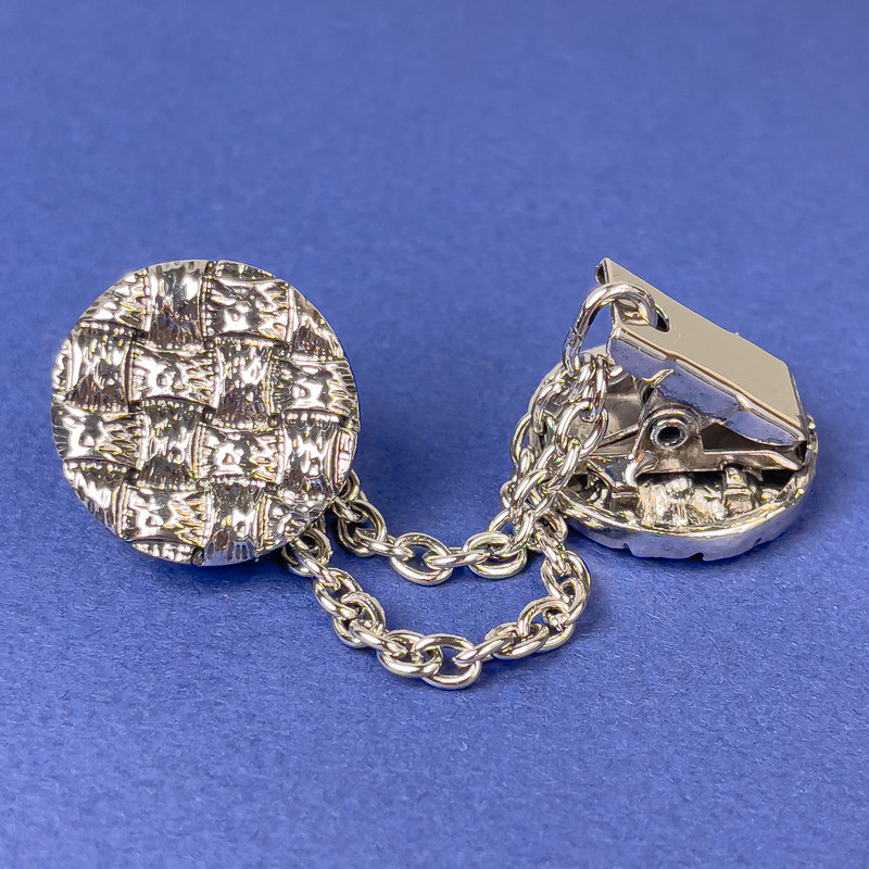 Cardigan Brooch Dark Silver Metal, Diameter 20mm+/- Chain, Length 9cm+