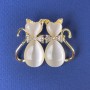 Cats Brooch White Cat's Eye Stone White Rhinestones Gold-Tone Metal, 31x38mm diameter +