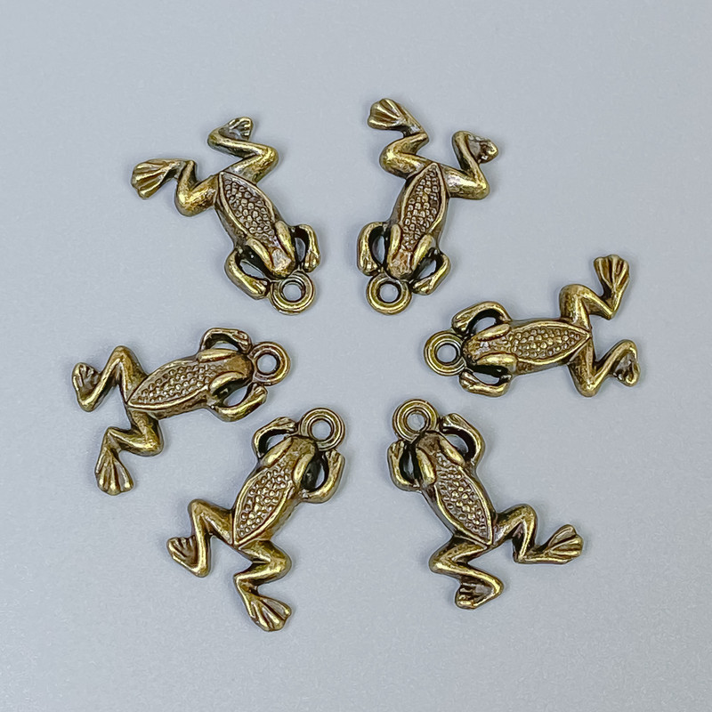Pendant Findings Frog, Bronze Metal Colour, Size 20x13x3mm+/-, Hole Diameter 1.5mm+/-, Pack of 20g (~18pcs)