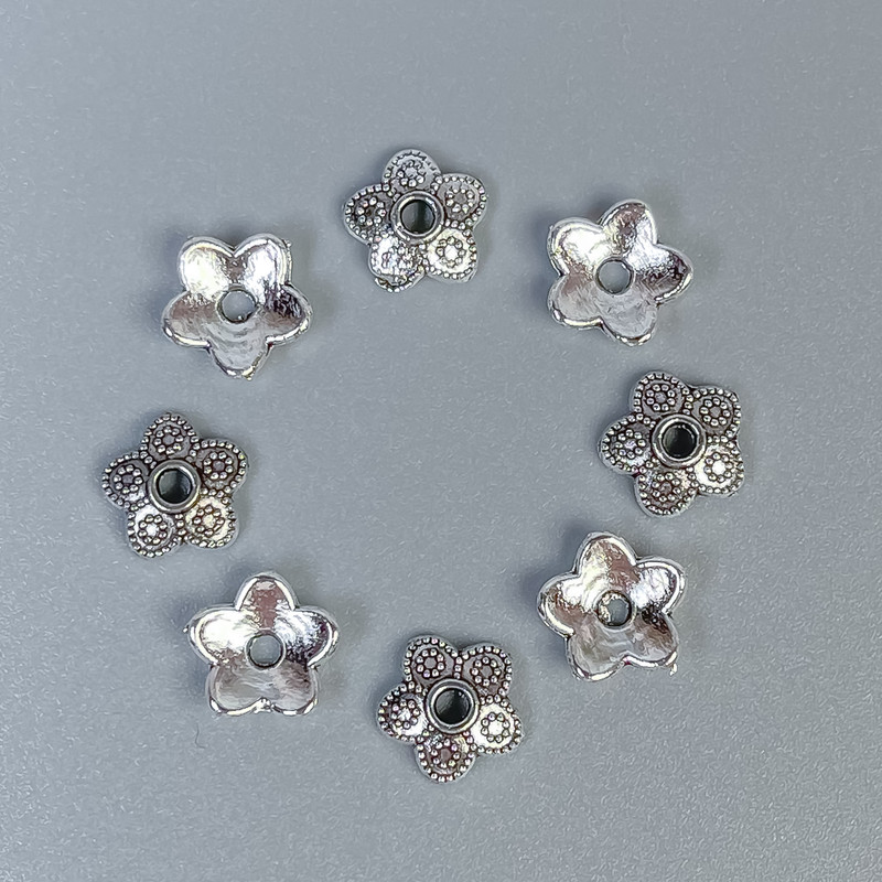 Bead Cap Finding, silver-tone metal, diameter 7mm +/-, hole diameter 1mm +/-, pack 20g (~90 pcs)