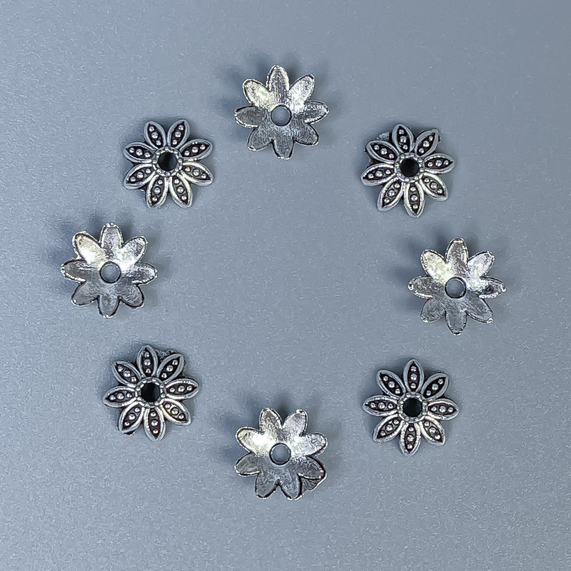 Bead Cap Finding, silver-tone metal, diameter 8x0.5mm +/-, hole diameter 1.8mm +/-, pack 20g (~155 pcs)