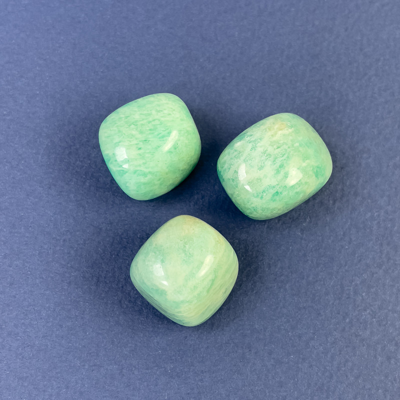 Natural Souvenir Stone Amazonite Tumbled ~ size 18-25mm (+-) ~ weight 10-12g +- /pc (price per 100g)