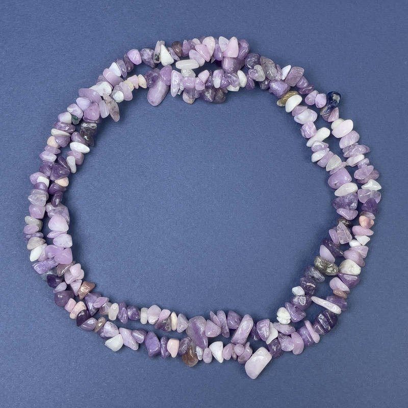 Lepidolite Chip Beads on Fishing Line, Diameter 10x4mm+/-, Length 80cm+