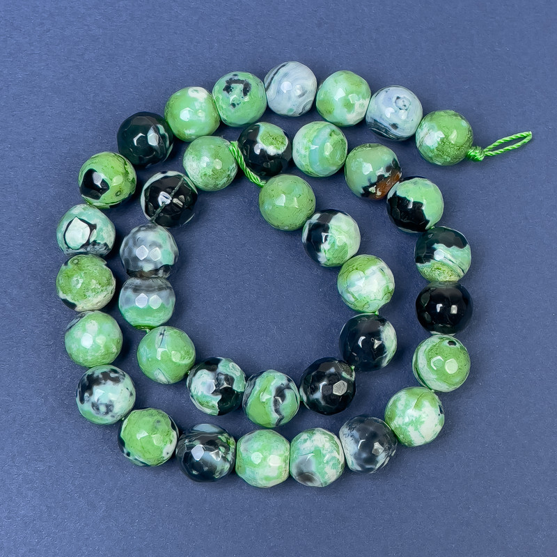 Agate Beads on Thread, Faceted Round, Diameter 10mm +/-, Length 37cm+