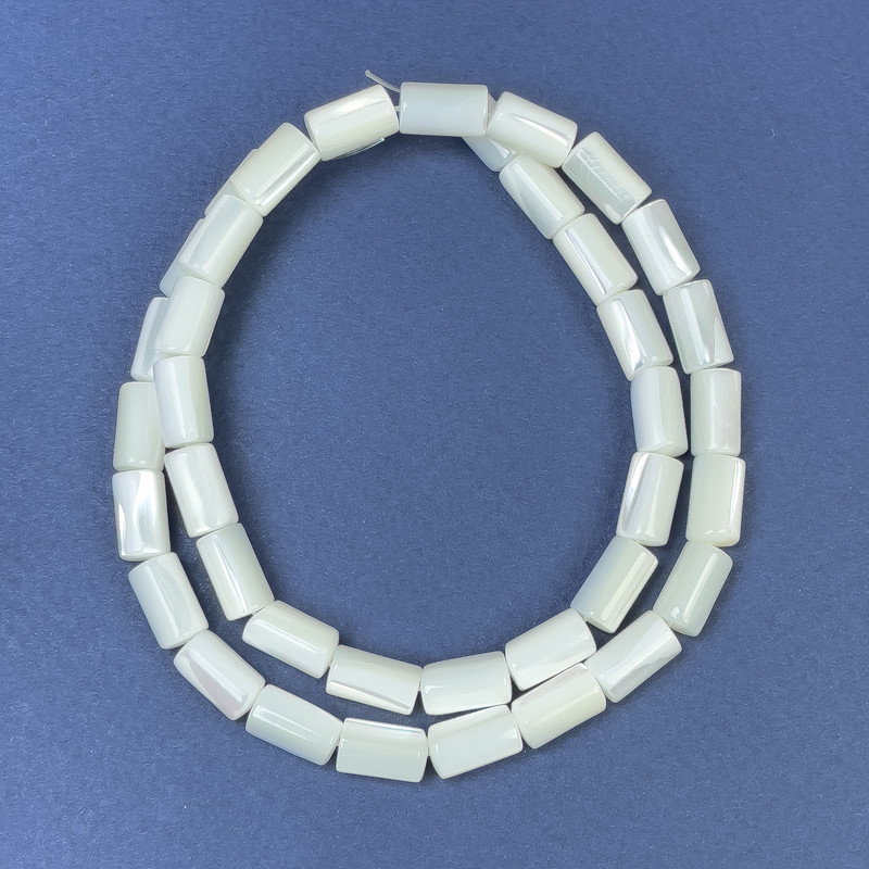 Mother-of-Pearl Chip Beads on Thread, Diameter 10x6mm+-, Length 39cm+