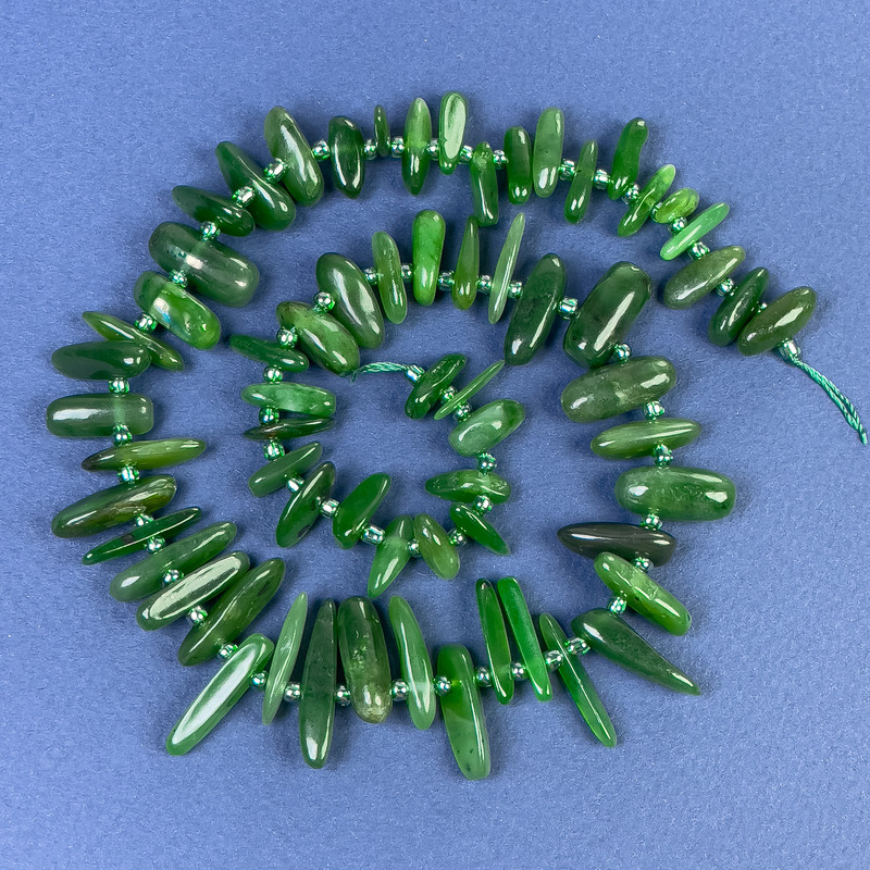Jadeite Needle Chip Beads 13-18x3-5mm+/- with Seed Beads on Thread, Length 39cm+