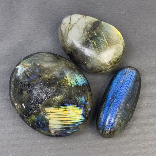 Price per 100g. Souvenir natural Labradorite tumbled 20x35x40mm± weight from 20g