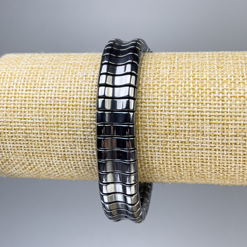 Hematite Chain Bracelet in dark grey, 15x4mm diameter, stretchy 18cm adjustable