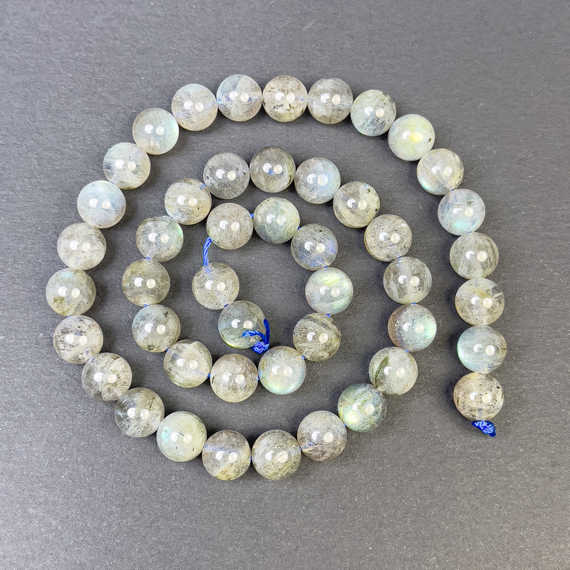 Labradorite Beads Smooth Round 8.5 mm on thread, length 39 cm