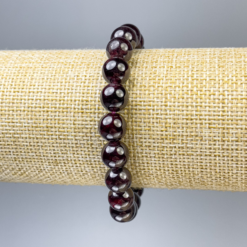 Garnet Bracelet Smooth Beads assorted sizes 8.5–10mm ±, length 18cm ± stretchy