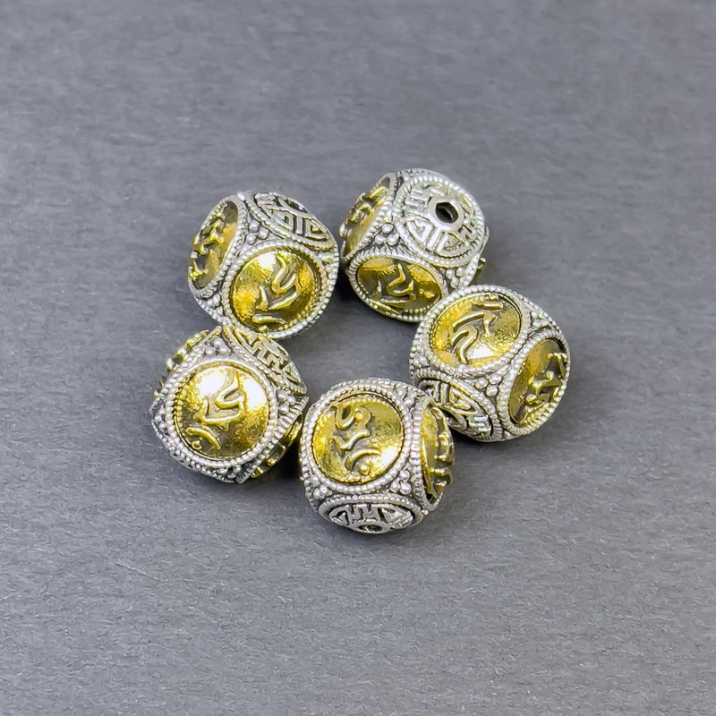 Bead finding bead insert colour metal silver and gold, diameter 11x11mm± hole diameter 2mm± price per 1 pc
