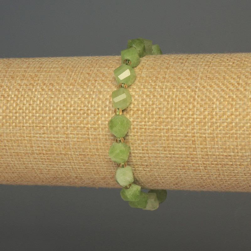 Chrysoprase Olivine Faceted Diamond Bracelet, 7.5×6 mm diamonds, 18 cm adjustable stretch