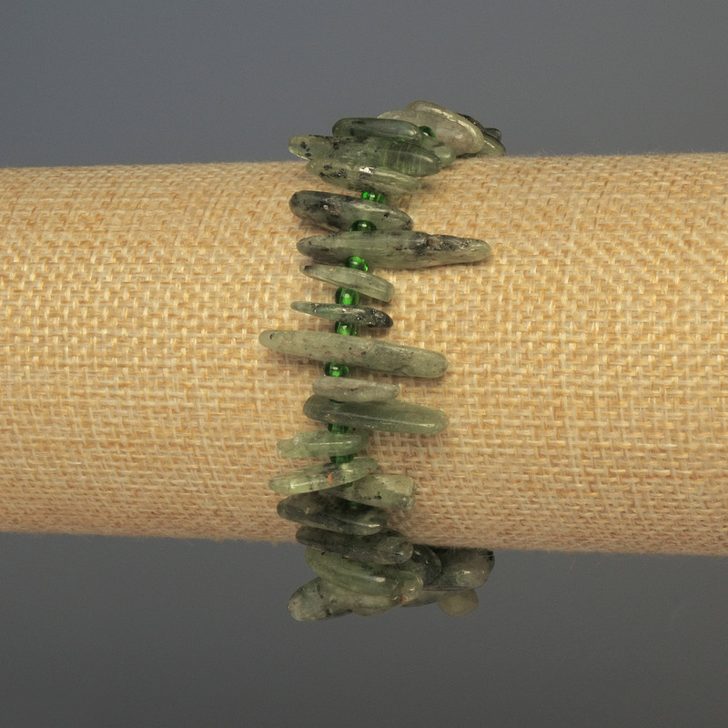 Karneled Chrome Diopside Bracelet?