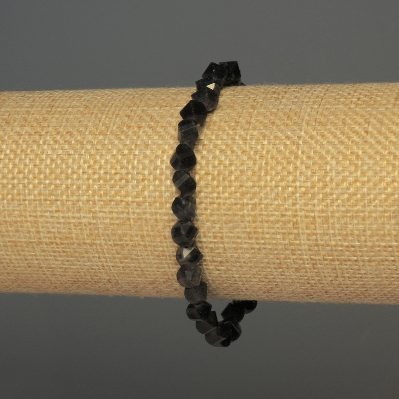 Iolite Bracelet Faceted Diamond Shape, diameter 6x5mm +/-, length 18cm +/- stretch