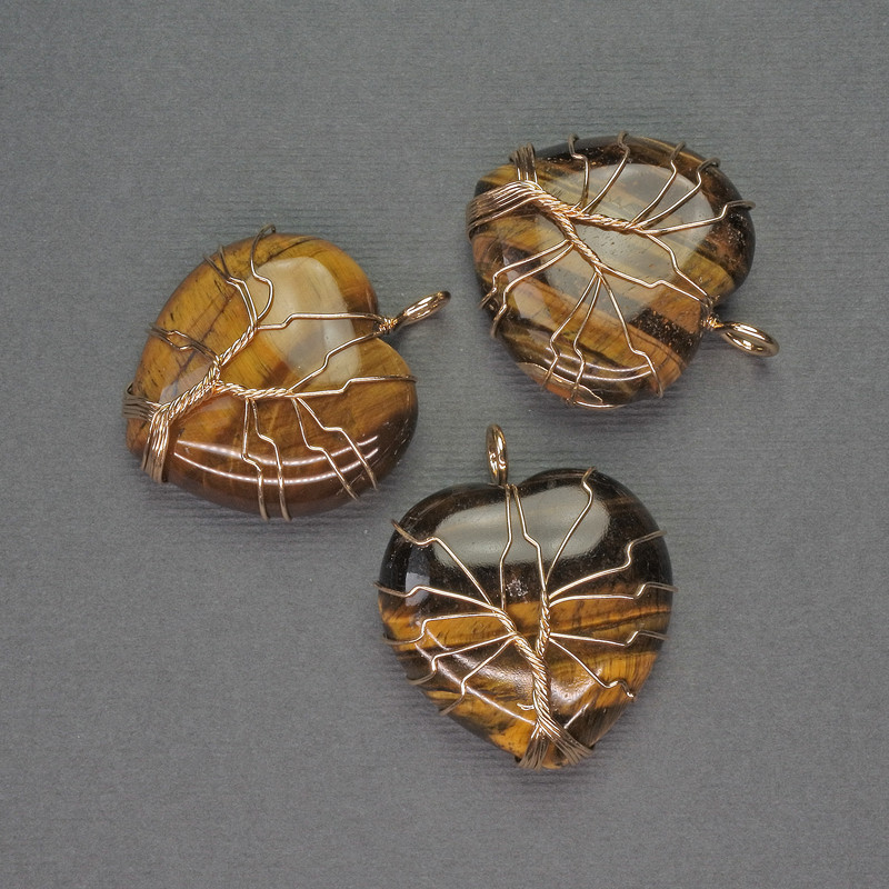 Pendant Heart Tiger's Eye in golden filling, diameter 30x30mm±, length 37mm±