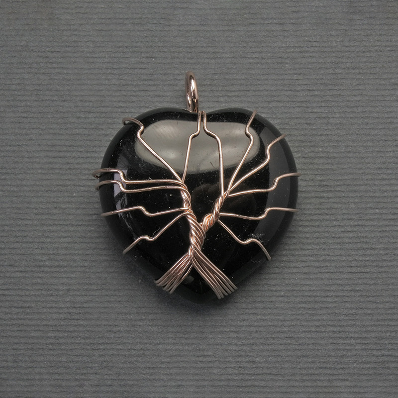 Pendant Heart of Agate in golden braiding, diameter 30x30mm±, length 37mm±