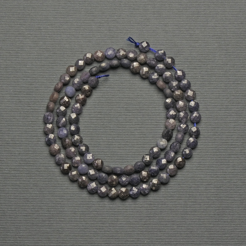 Sapphire Beads Coin-shaped 4×2.5mm on Thread, length 39cm+