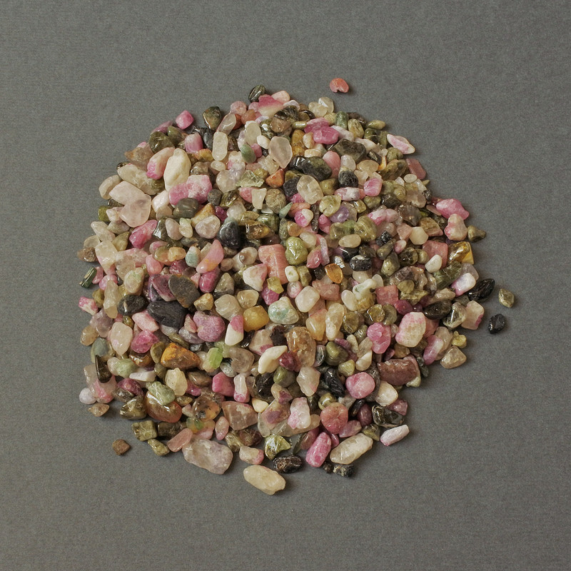 Natural Turmaline Chip without hole 4-8×3-4mm± (per 100g±)