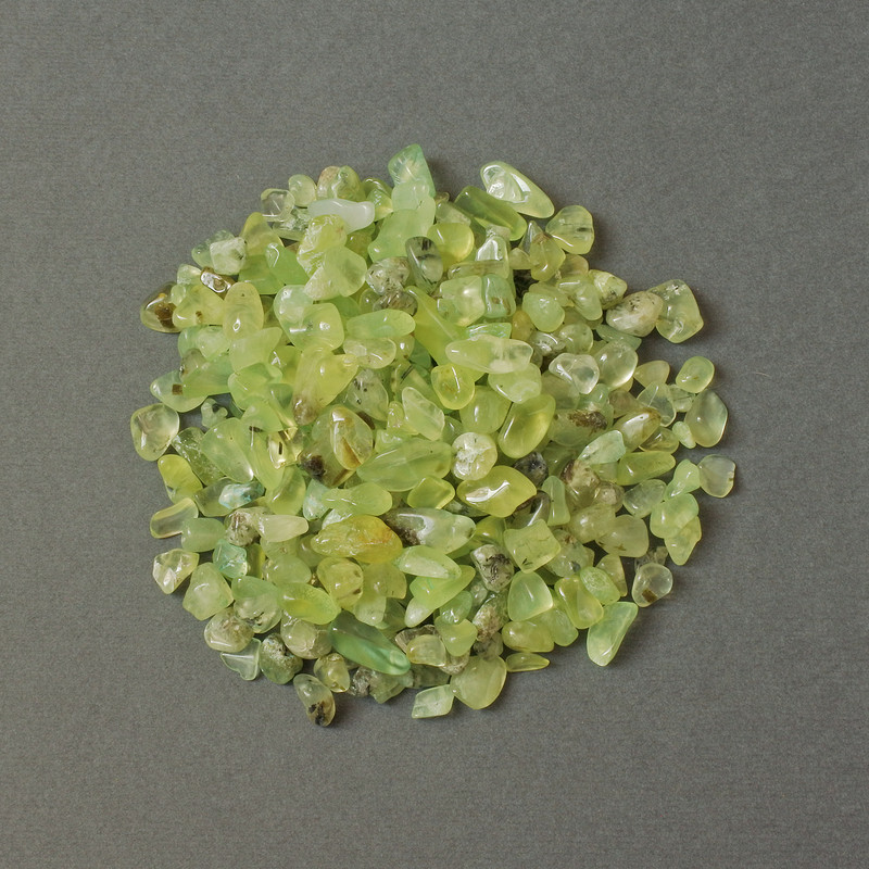 Natural Prehnite Chip without hole 6-12×5-8mm± (per 100g±)