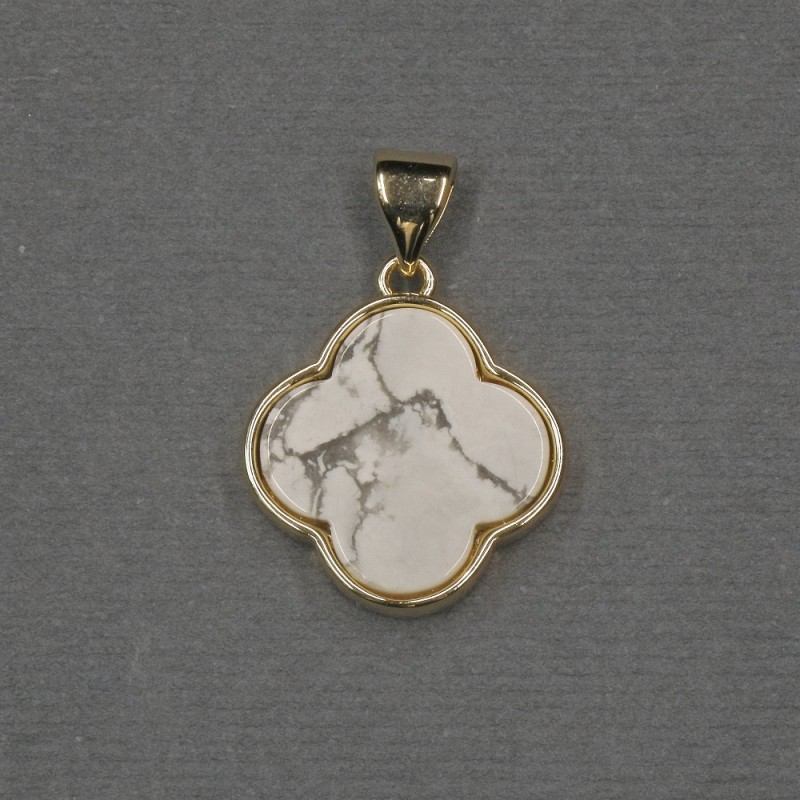 Clover Pendant with Kaholong 16x18x4mm+- Gold-Tone Metal
