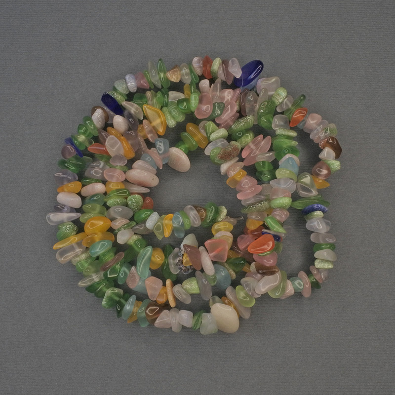 Beads Assorted Cat's Eye Chips on Fishing Line, diameter 6-10x2-4mm+/-, length 76cm+