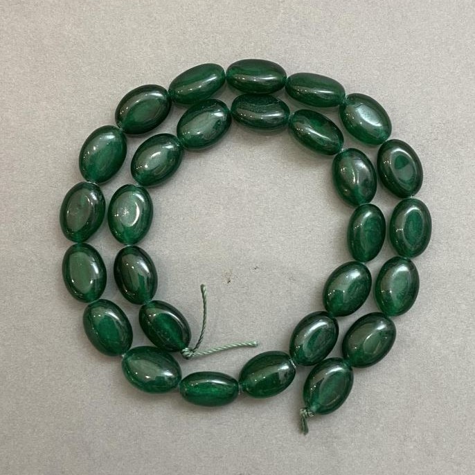 Chrysoprase Beads Oval, Diameter 13x10mm+/- on Thread, Length 39cm+