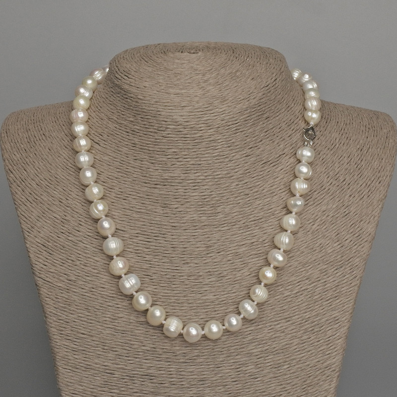Necklace of Natural Oval River Pearls, Diameter 8.5-9x8mm+/-, Length 46cm+/- with Clasp