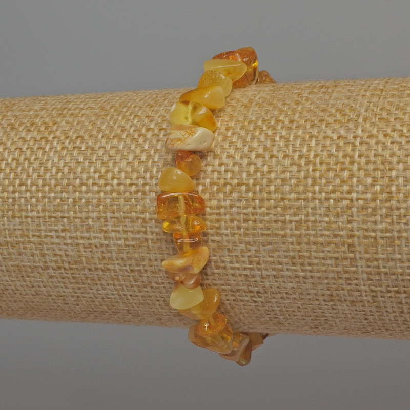 Amber Chip Bracelet, diameter 7x4mm+-, length 18cm+- stretch